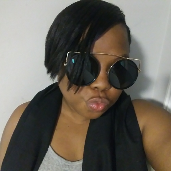 Meet your Posher, Mashaun - Picture 3 of 5